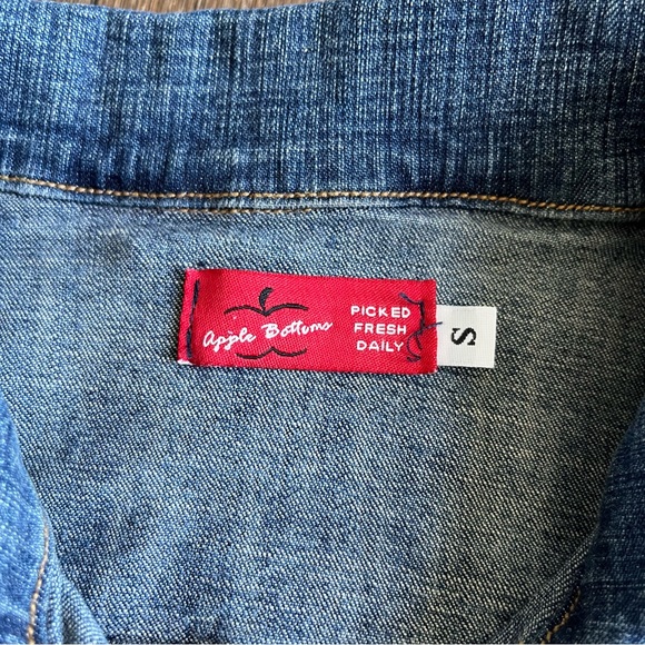 Vintage Y2K Apple bottoms pink apple pocket cropped denim jean jacket small - Picture 3 of 13